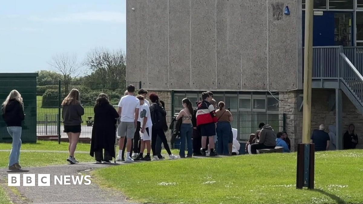 UK Health Agency Offers Antibiotics and MenB Vaccine to Dorset Students After Meningitis B Cases