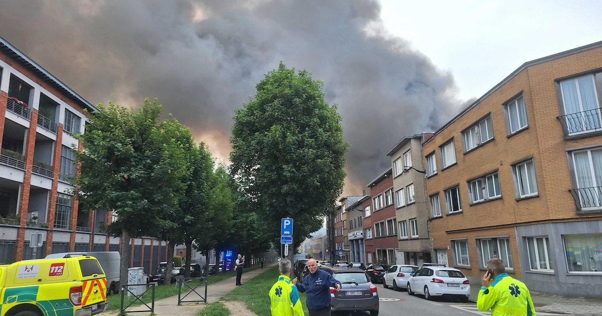 Brussels Warehouse Fire Displaces 50 Residents, Kills No One